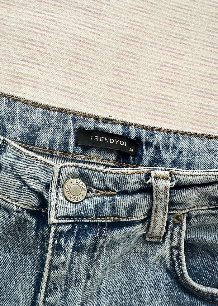 Paçaları kesik Jean - Görsel 3
