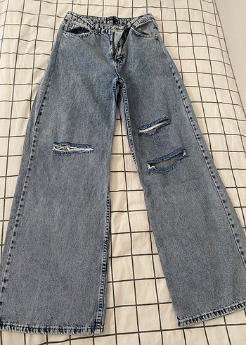 Yırtık Detaylı Bol Kesim jean