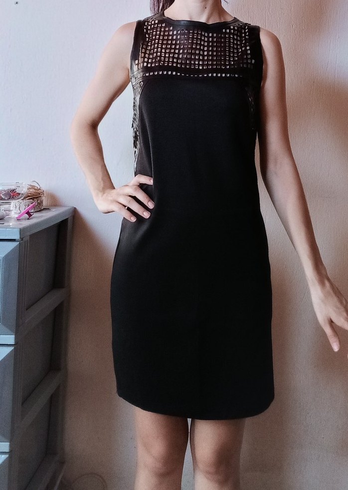 Siyah Yüksek Yakalı Elbise - Görsel 2