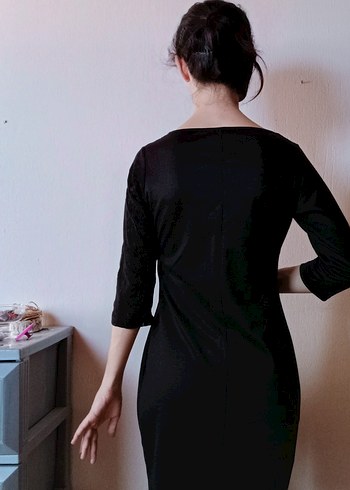 siyah göğüs dekolteli elbise - Görsel 3