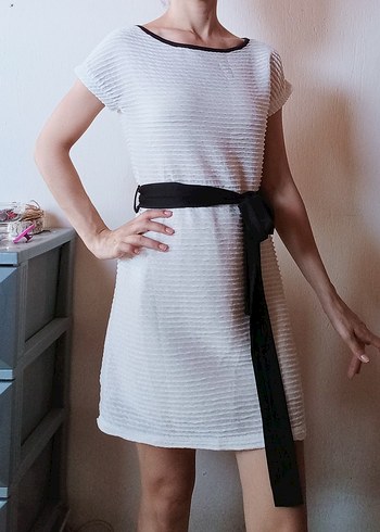beyaz kısa kollu mini elbise