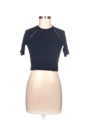 Bershka T-shirt %70 İndirimli.