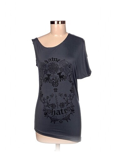 Diğer T-shirt %70 İndirimli.