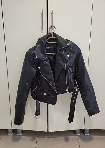 Bershka Kemerli Deri Ceket
