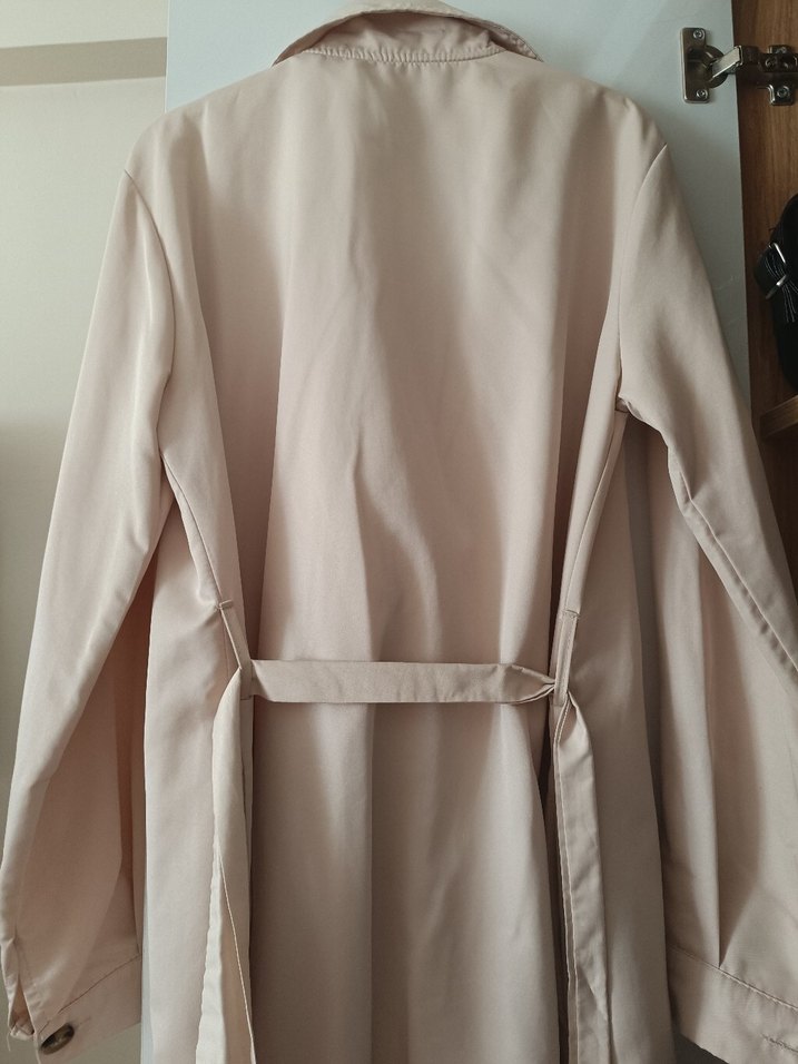 Bej Uzun Düğmeli Kadın Trençkot - Görsel 2