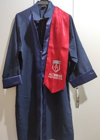 Altınbaş üniversitesi mezuniyet cübbesi