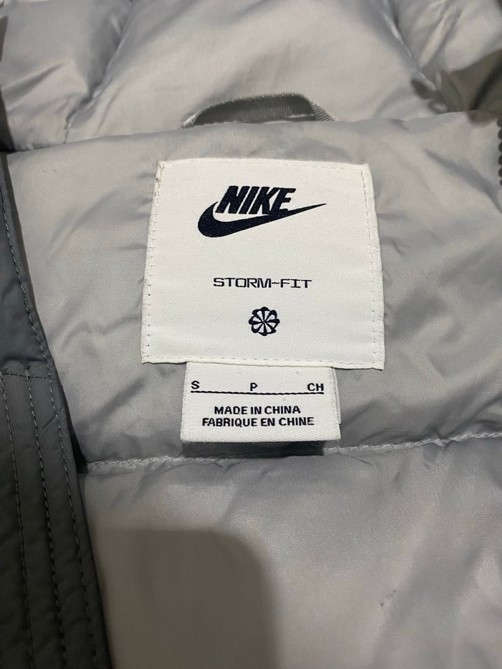 Nike Storm-Fit Mont - Görsel 4