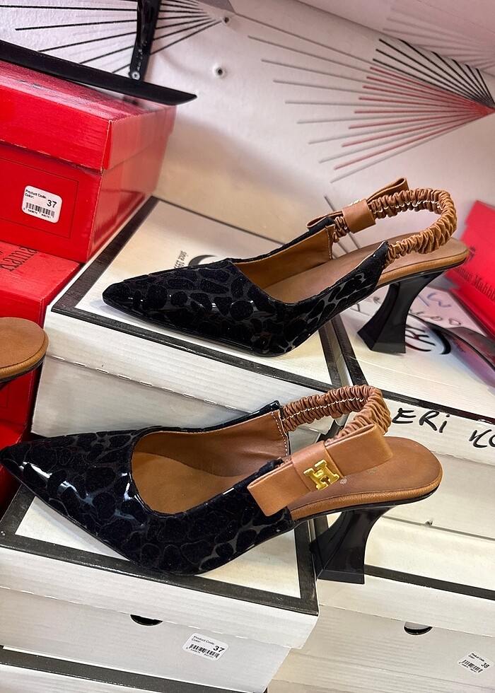 Topuklu ayakkabı - Görsel 2