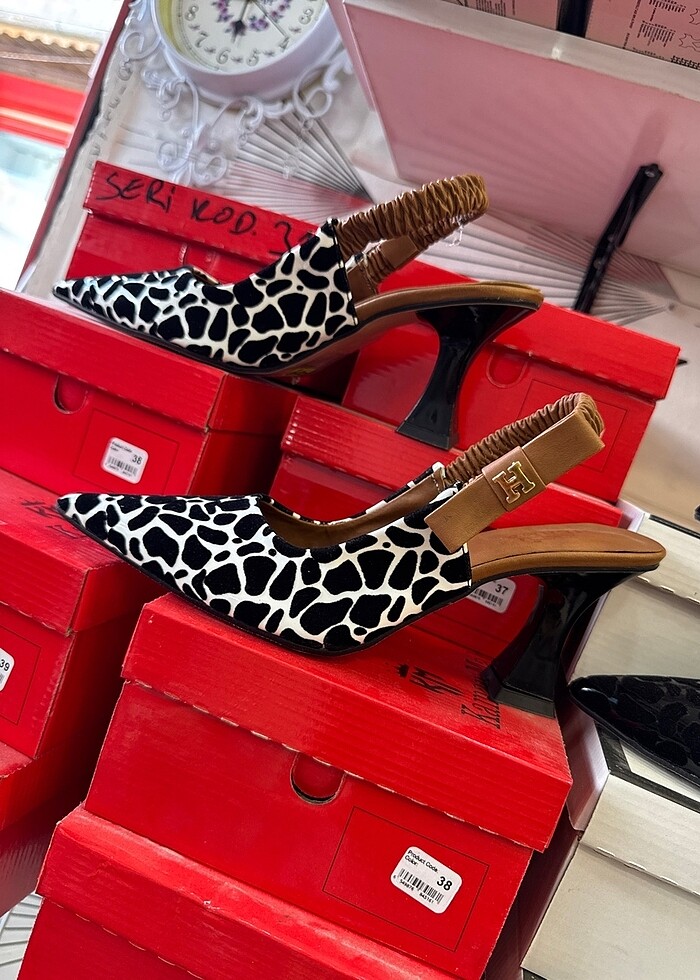 Topuklu ayakkabı - Görsel 4