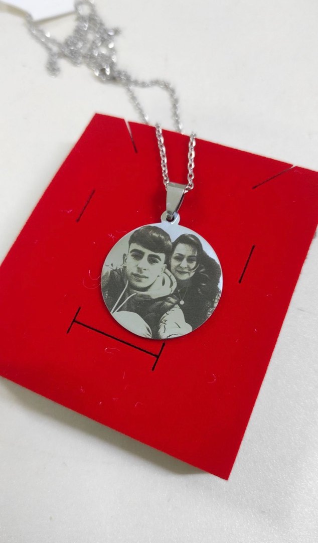 Uzun Zincir Detaylı Altın Renkli Kadın Kolye - Görsel 3