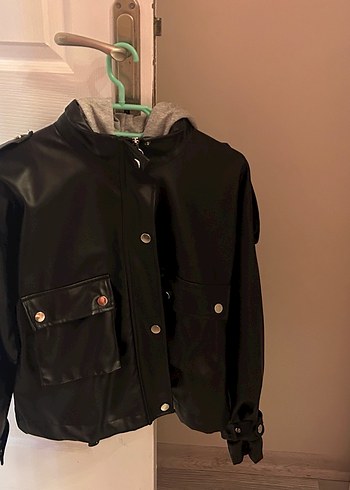 Düğmeli Siyah Deri Kadın Ceket Kapüşonlu - Görsel 2