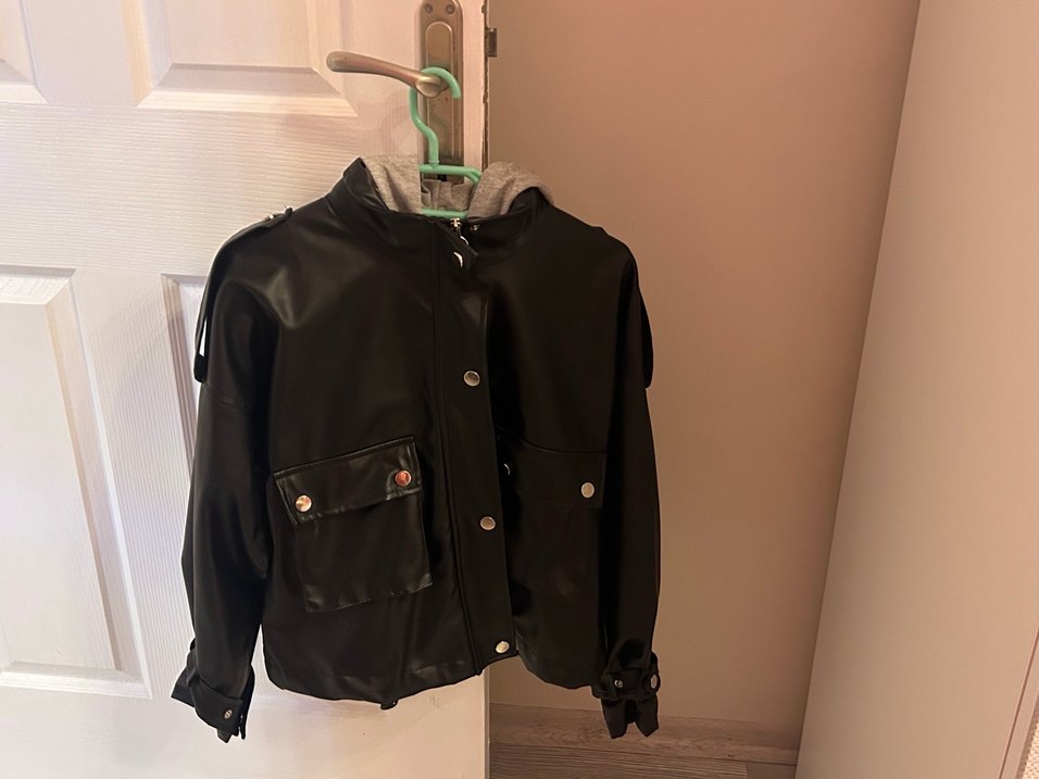 Düğmeli Siyah Deri Kadın Ceket Kapüşonlu - Görsel 2