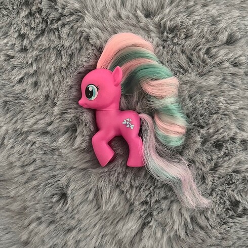 twirly pony