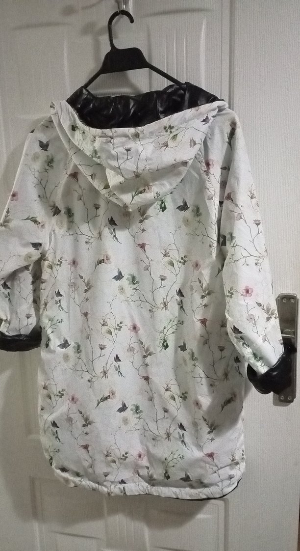 Siyah Kadın Gothic Midi Yağmurluk - Görsel 4