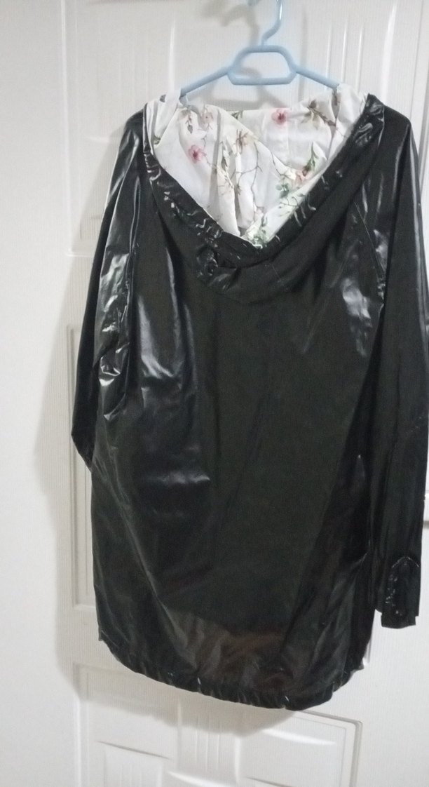 Siyah Kadın Gothic Midi Yağmurluk - Görsel 2