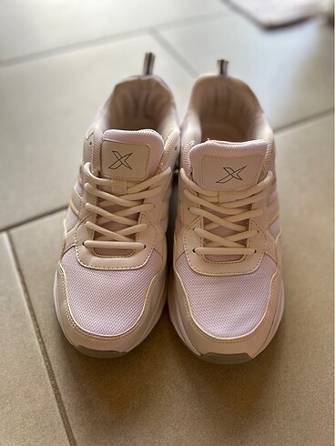 39 Beden Kinetix sneaker