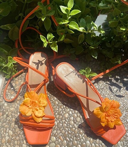Turuncu amber model bağlamalı kleopatra topuklu ayakkabı
