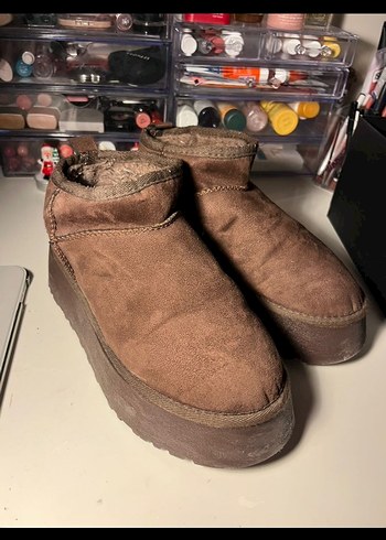 Ugg 37
