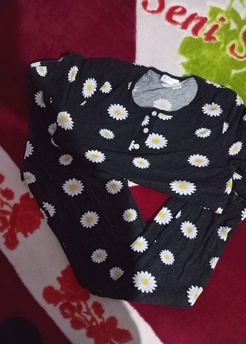 Siyah Çiçek Desenli Kısa Kollu Kadın Pijama Takımı - Görsel 3