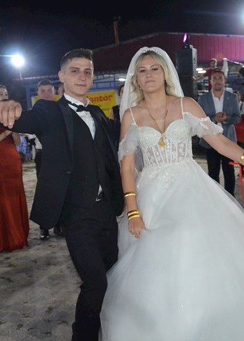 m Beden beyaz Renk gelinlik