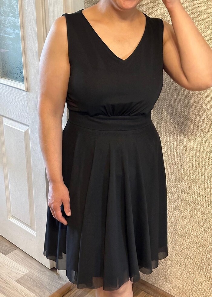 1 kere giyilmiş kısa şık elbise - Görsel 3