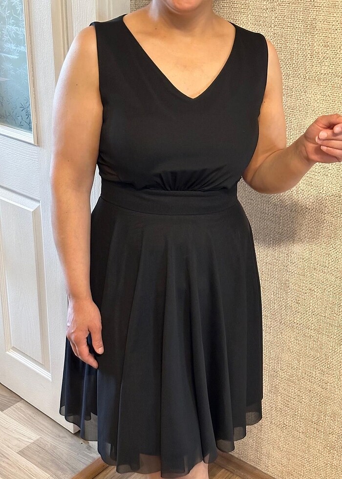 1 kere giyilmiş kısa şık elbise - Görsel 2