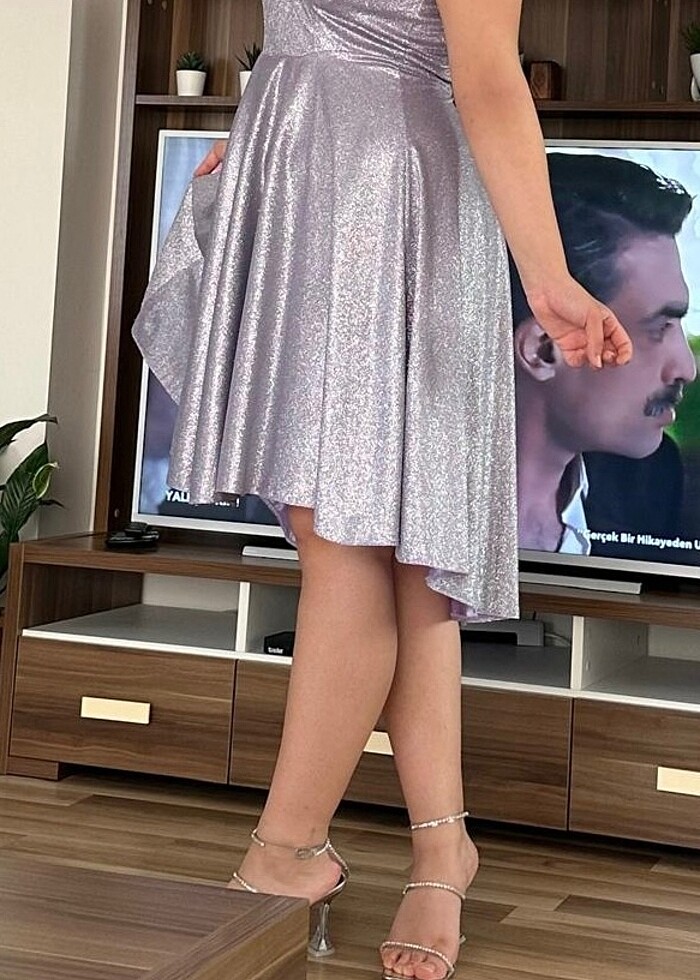 Balo, mezuniyet, nişan vb. Giyilebilecek şık elbise. - Görsel 2