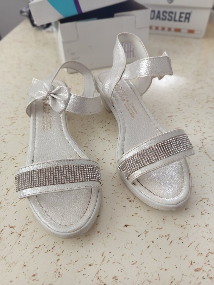 Kız Çocuk Beyaz Fiyonklu Özel Ayakkabı - Görsel 3