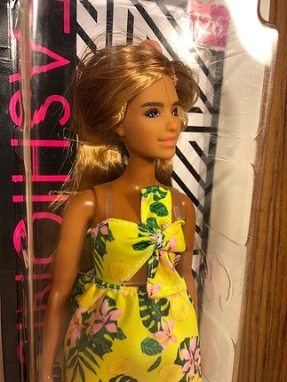  Beden Barbie Fashionistas No 126