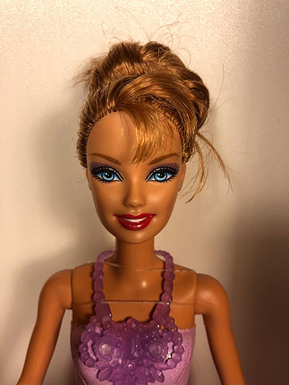 diğer Beden Barbie Bebek N18