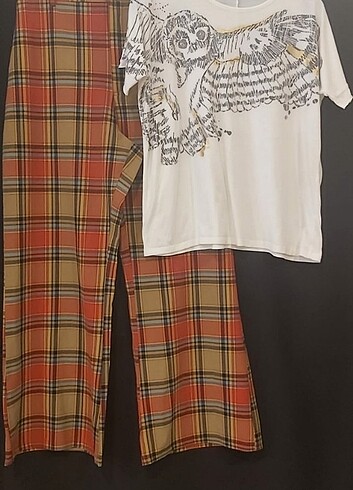 l Beden çeşitli Renk Kadın pantolon ve tişört.