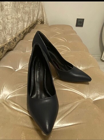 Koyu lacivert stiletto marcatelli