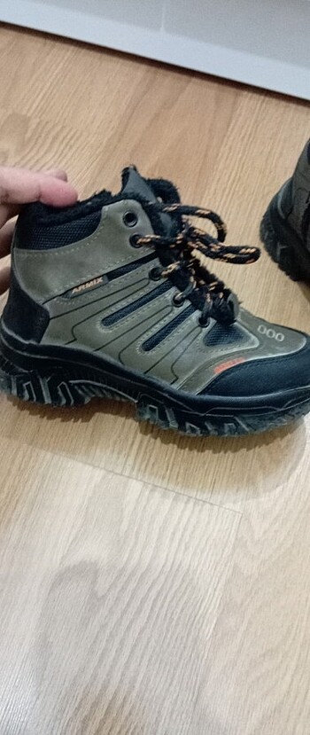 Erkek çocuk bot - Görsel 2