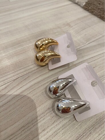 Diğer su damlası küpe gold