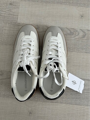 Stradivarius Casual spor ayakkabı