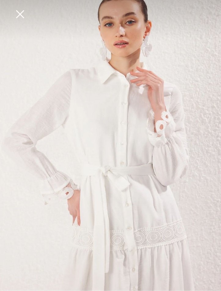 Beyaz Kemerli Uzun Keten Elbise - Görsel 2