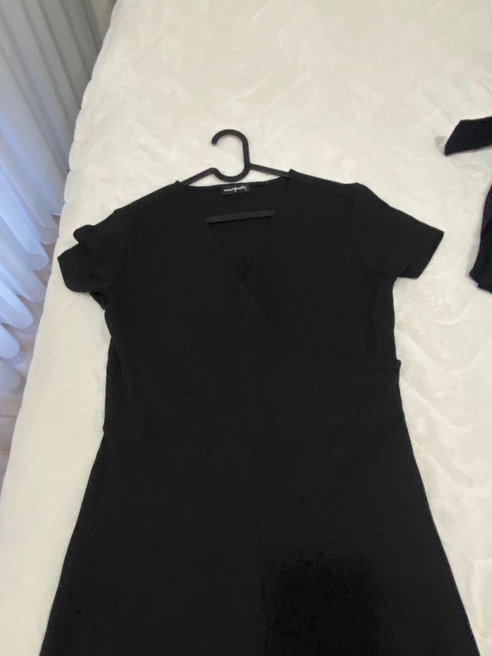 Siyah V Yaka Kısa Kollu tulum - Görsel 3