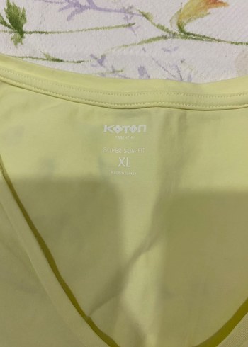 Koton unisex Sarı V Yaka Kısa Kollu Salaş Tişört - Görsel 2