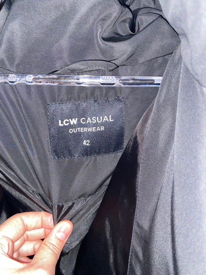 Lc waikiki kadın şişme mont - Görsel 4