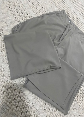 Stradivarious kemerli dökümlü pantalon - Görsel 7