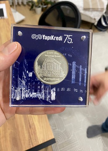 Yapı Kredi 75. Yıl Altın Rozet - Görsel 3