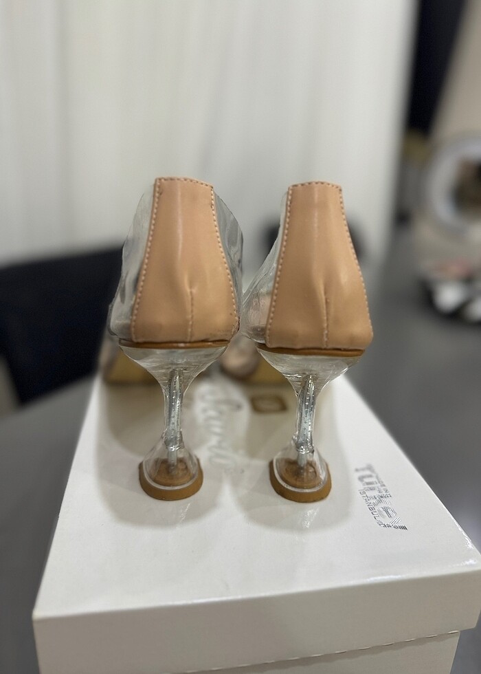 Şeffaf ayakkabı - Görsel 3