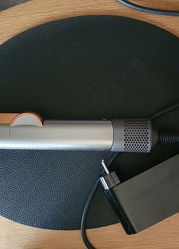 DYSON AİRSTRAİT PARLAK NİKE SAÇ DÜZLEŞTİRİCİ 