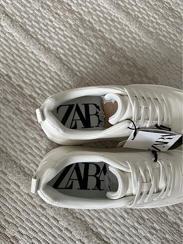 39 Beden beyaz Renk Zara platform spor ayakkabı