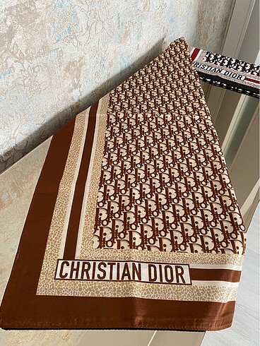  Beden kahverengi Renk Cristian Dior şal