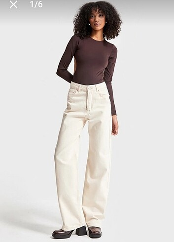 Ekru Straight Jean