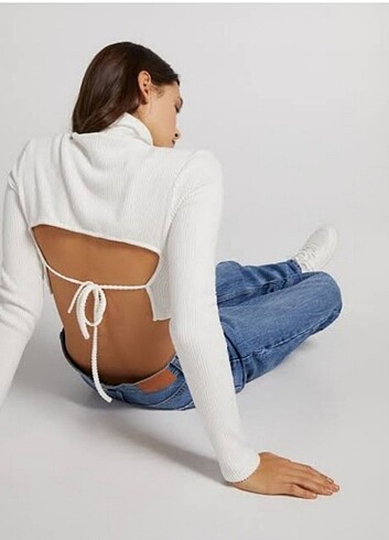 Gri Sırt Dekolteli Crop Bluz 