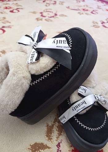 Beyaz Kürklü Sıcak bot 
açıklama okuyun - Görsel 2