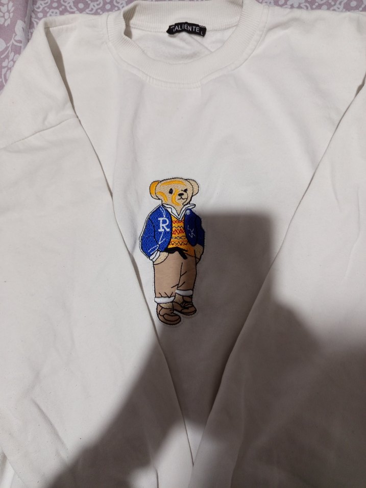 Beyaz Örgü Desenli Sokak Stili Köpek Kıyafeti - Görsel 2