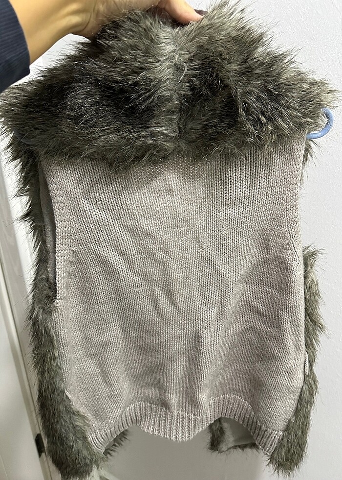 mango kürklü yelek - Görsel 4